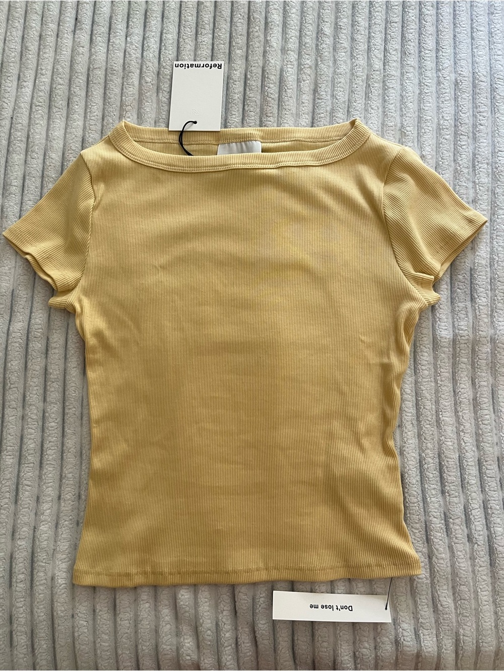 Reformation Talia Tee in Blonde - Picture 4 of 11
